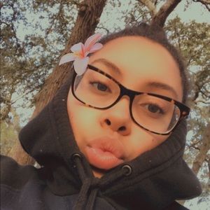 Meet your Posher, Adriana